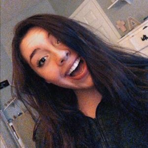 Meet your Posher, Abigail